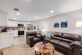 Comfortable lower unit in Denver with cozy beds